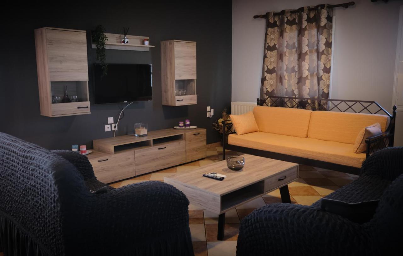 Vretti'S Apartment Fratsia ภายนอก รูปภาพ